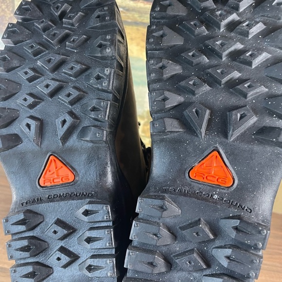 Nike ACG womens hiking shoes - Picture 4 of 6